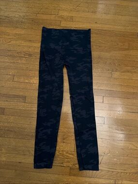 SPANX Women’s ' Black Camo Leggings- size Medium
